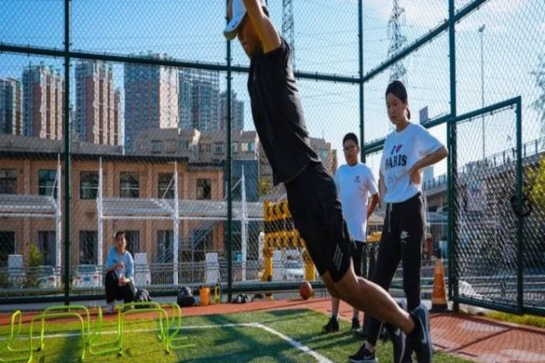 阿甲超级德比战术复盘分析：博卡青年对河床的中场绞杀与边路博弈